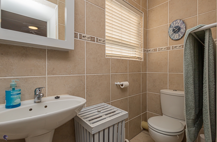 5 Bedroom Property for Sale in Country Club Western Cape